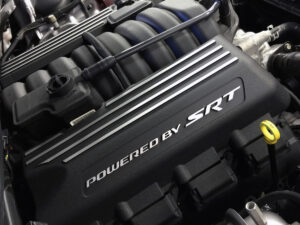 2015_dodge_challenger_scat_pack_engine2